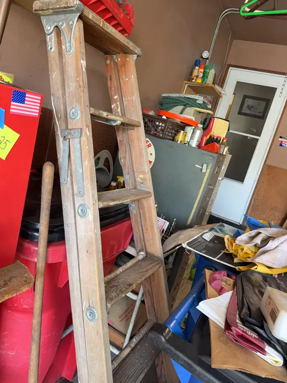 Wooden 6' Ladder