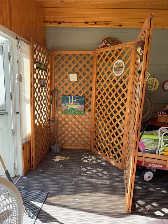 Wooden Lattice Privacy Screen & Room Divider Panels