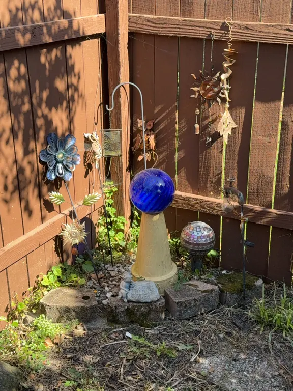 Outdoor Garden Décor, Gazing Balls & Metal Yard Art