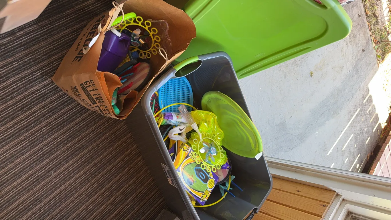 Outdoor Toys, Bubble Wands & Summer Play Accessories