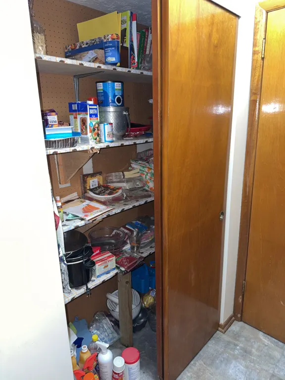 Kitchen Pantry Contents, Cookware & Household Supplies