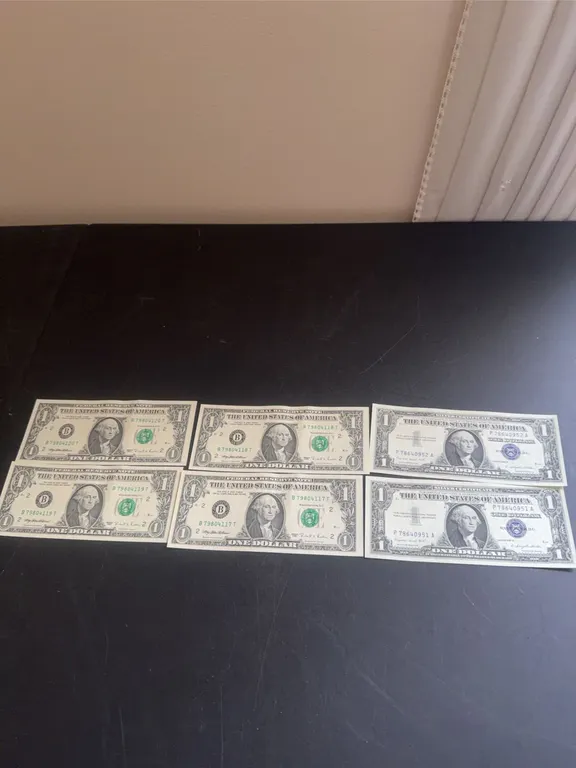 Six Vintage $1 Federal Reserve Notes Including Sequential Serial Numbers