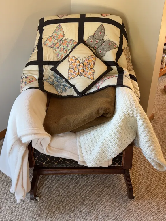Vintage Butterfly Patchwork Quilt & Assorted Blankets