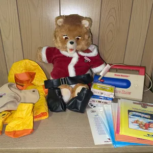 Vintage Teddy Ruxpin Bear with Picture Show, Books, Tapes & Accessories