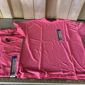 3 Adult X Large  New Gildan T-Shirts-Pink