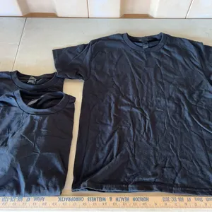 3 Youth Medium New Gildan T-Shirts-Black