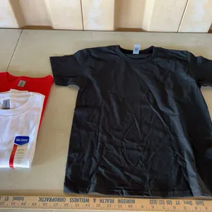 3 Youth Small New Gildan T-Shirts-Assorted Colors