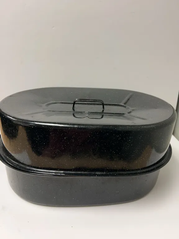 Oval Black Speckled Enamel Roasting Pan with Lid