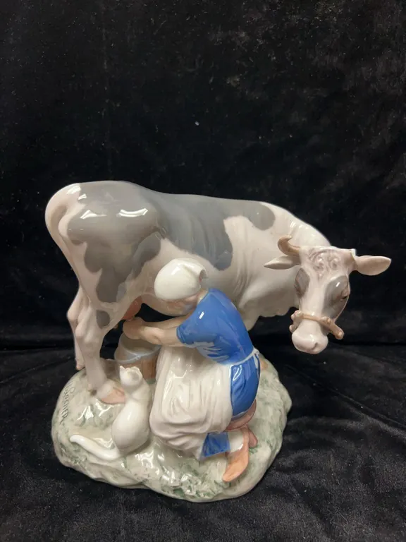 Bing & Grøndahl Porcelain Figurine Milkmaid with Cow and Cat