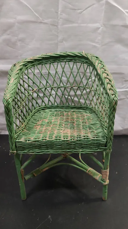 Green Wicker Child's Chair With Barrel Back and Lattice Sides