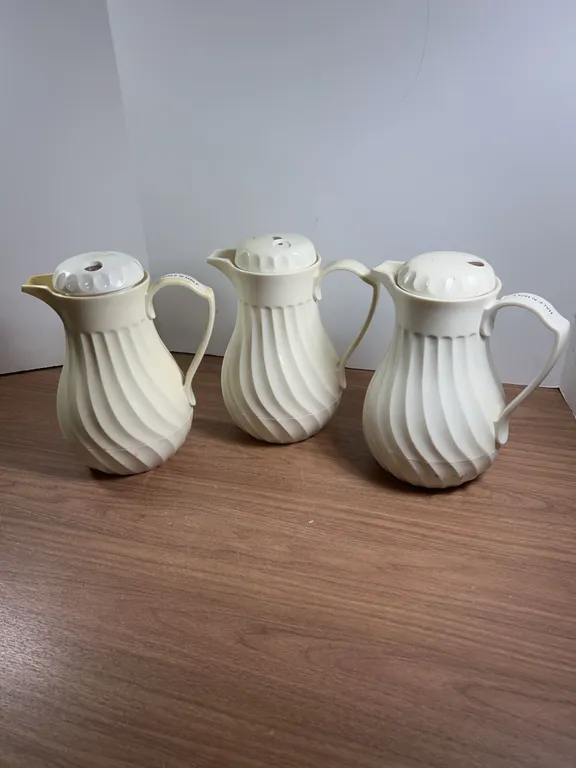 3 Connoserve White Plastic Beverage Servers