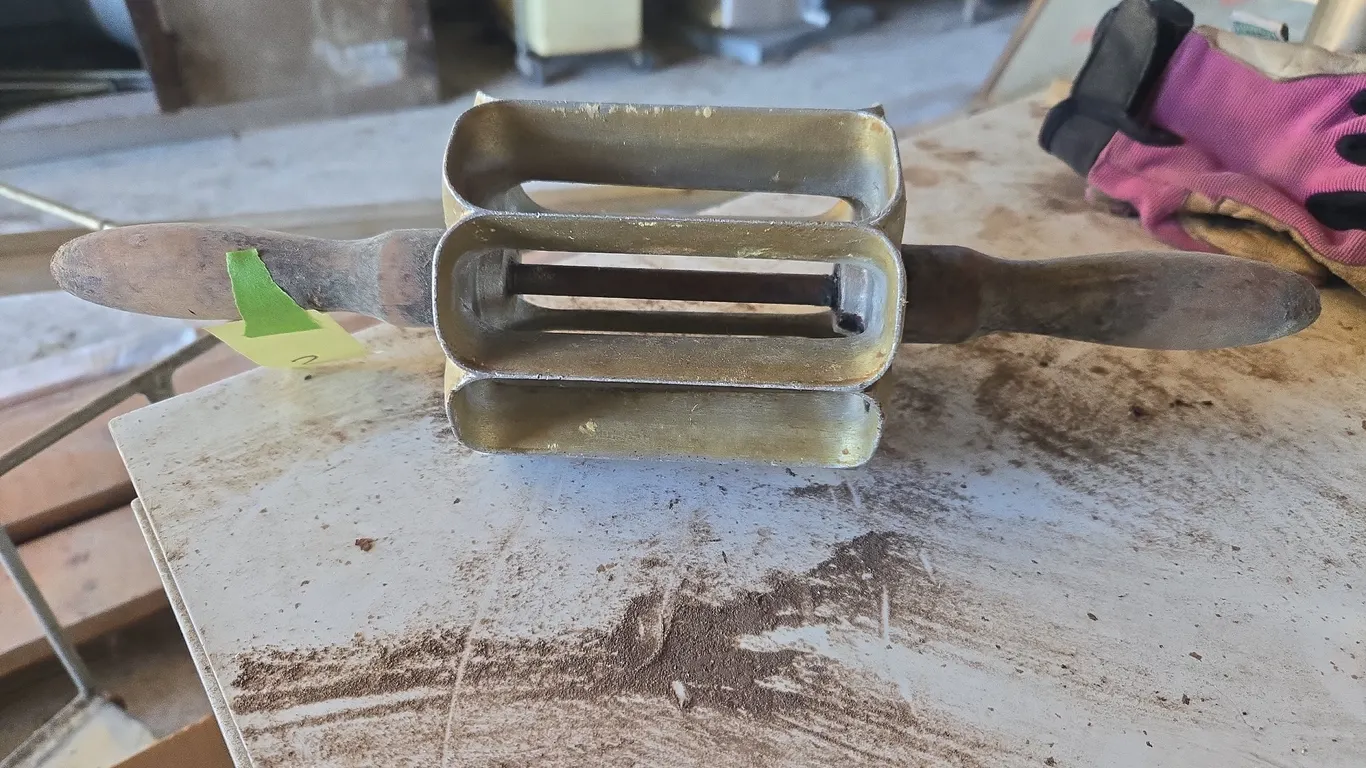 Vintage Houpt brand Long John donut eclair cutter