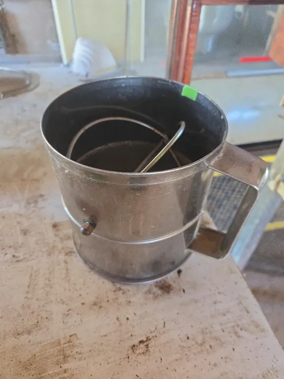 Vintage kramers commercial grade 4 cup flower sifter