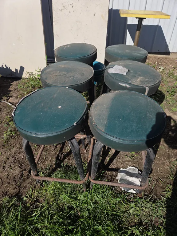 6 - vintage padded restaurant style bar stools