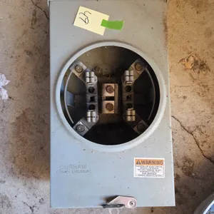 Electrical service entrance meter base