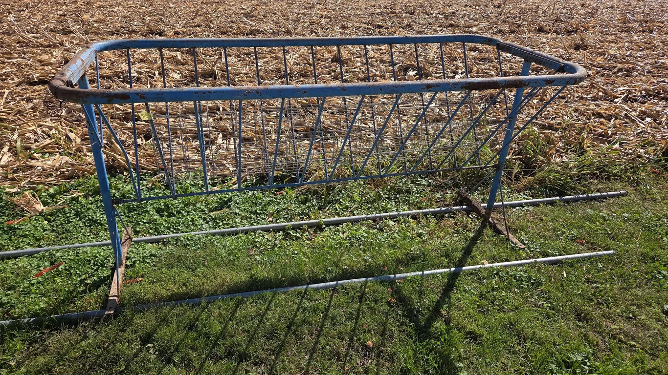 8 foot Metal cattle hay bunk feeder