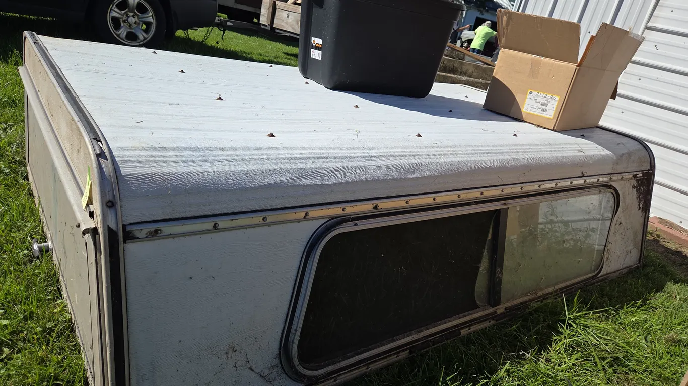 8 ft aluminum truck cap