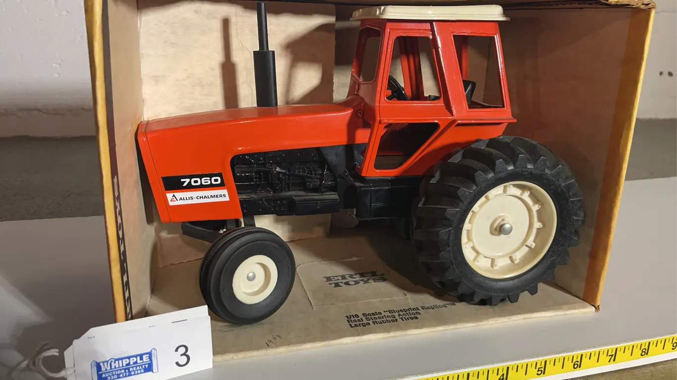 ERTL Allis Chalmers Tractor