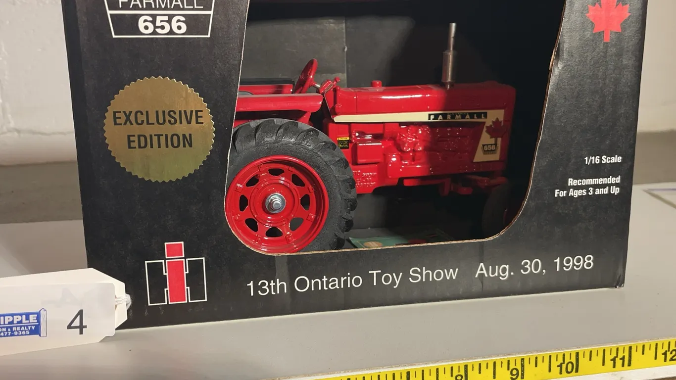 ERTL Farmall