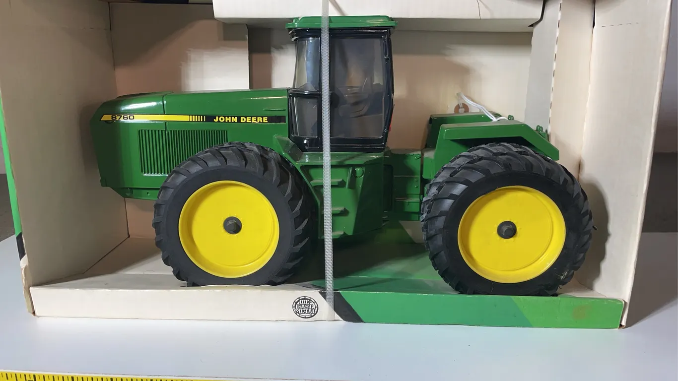 ERTL John Deere