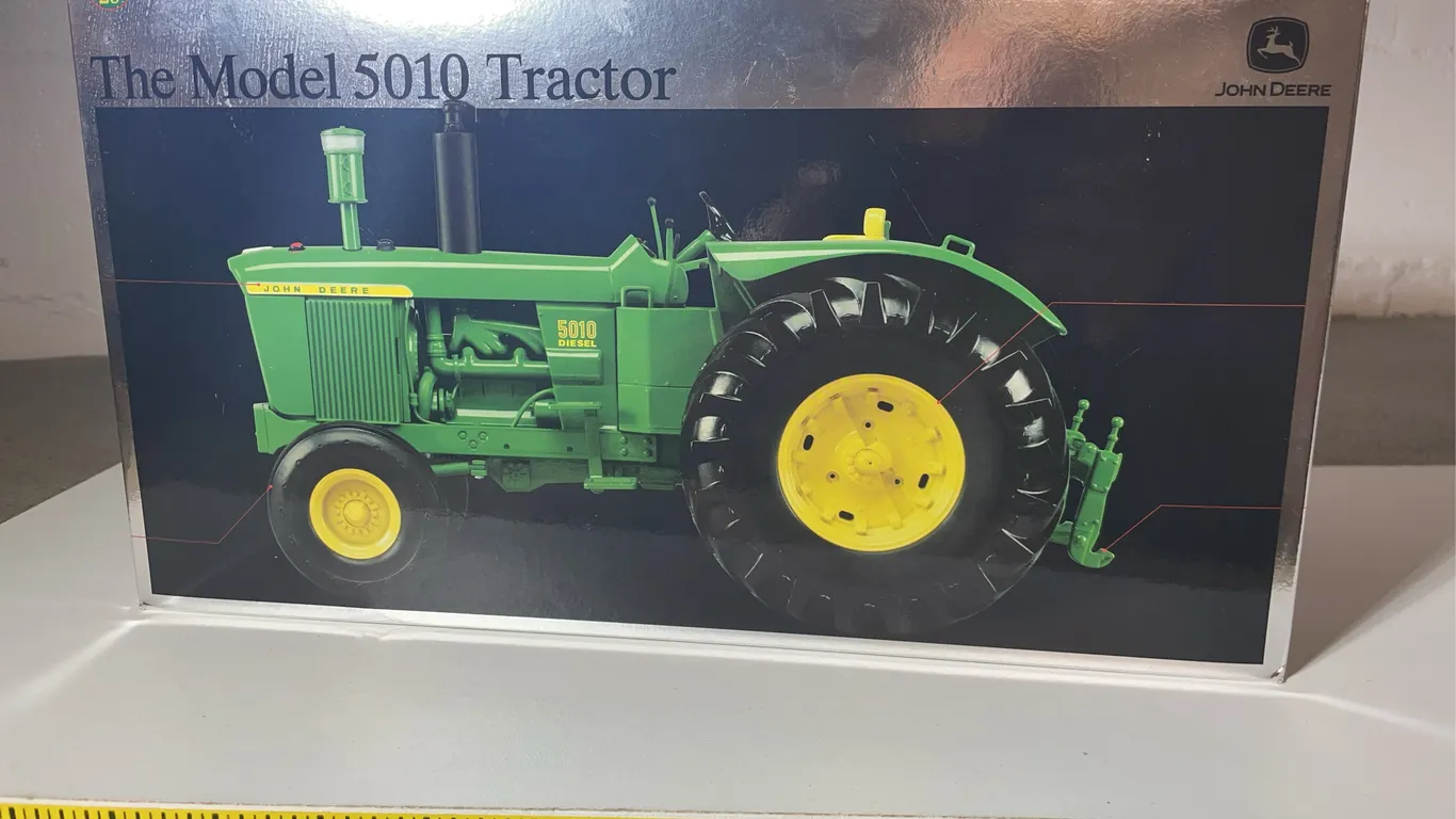 ERTL “Precision“ Tractor