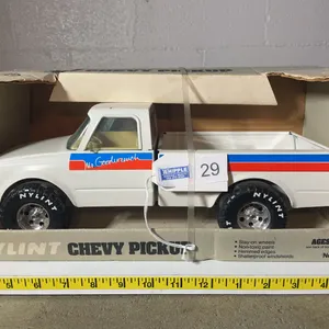 Nylint Truck