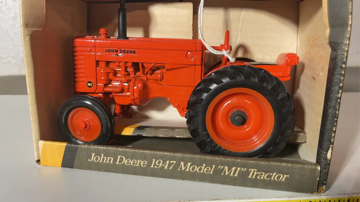 ERTL Tractor