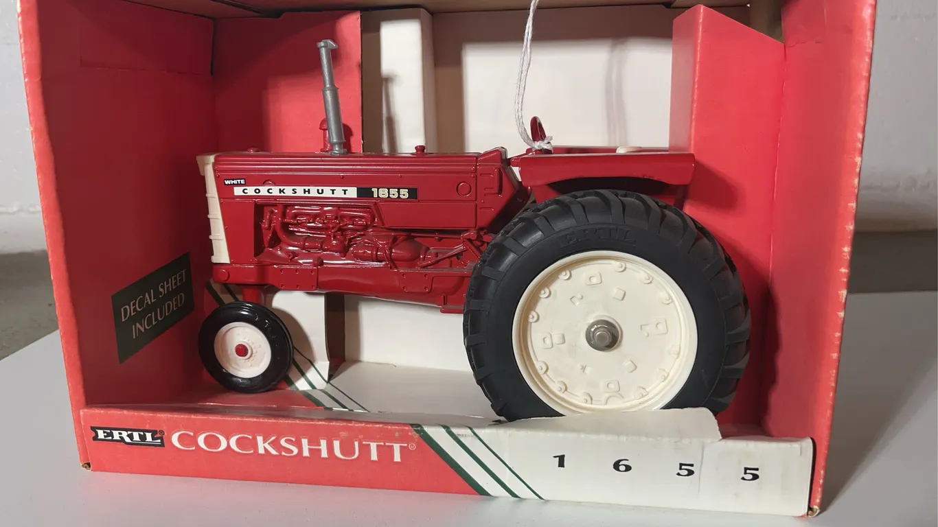 ERTL Cockshutt Tractor
