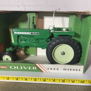 ERTL Oliver Tractor