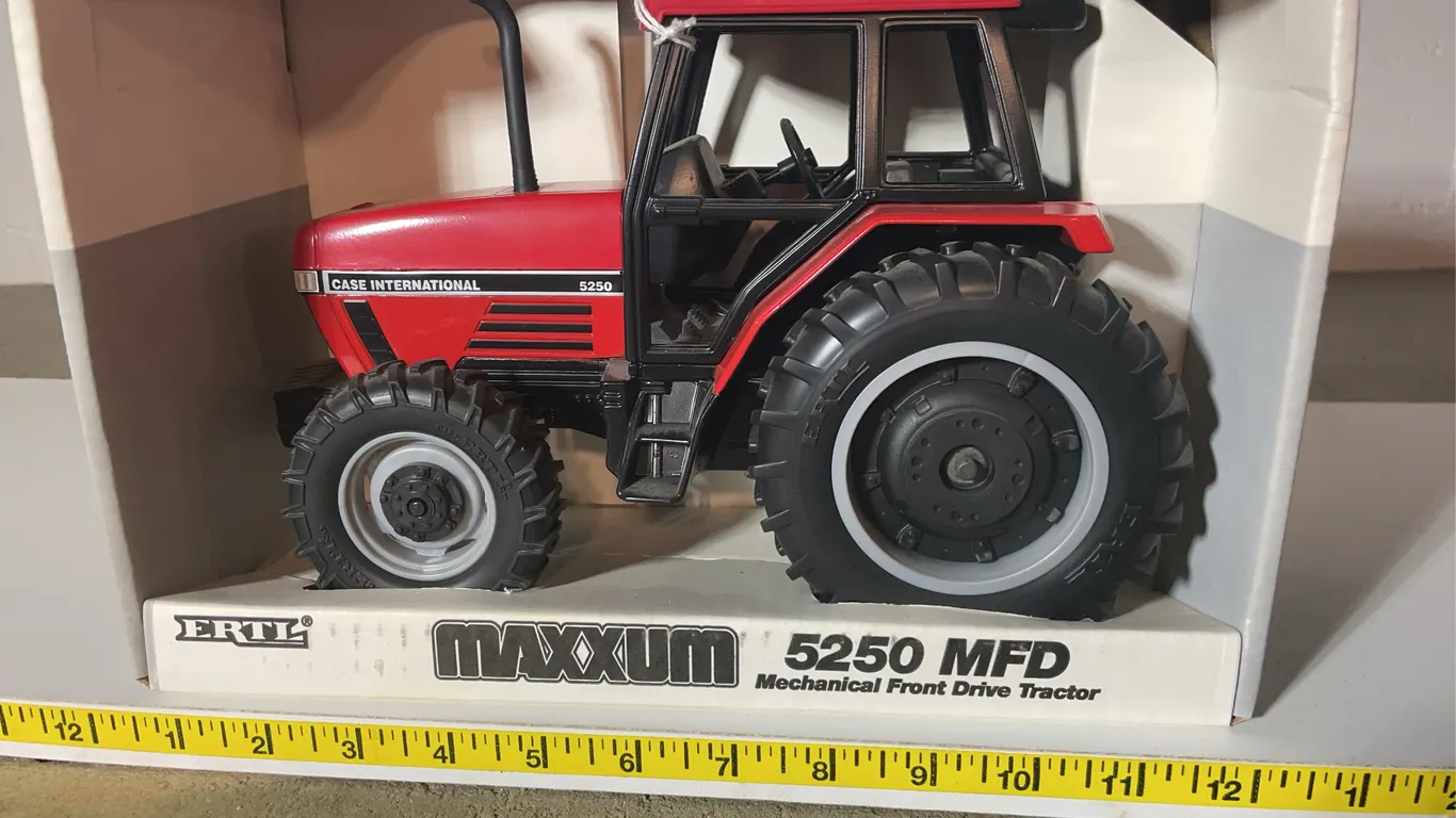 ERTL Tractor