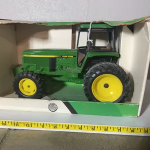 ERTL Tractor