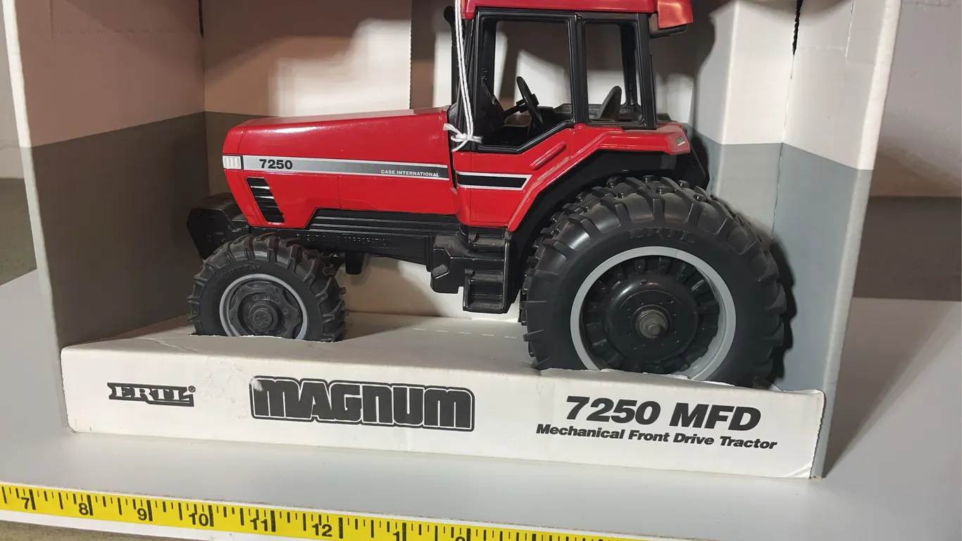 ERTL Tractor