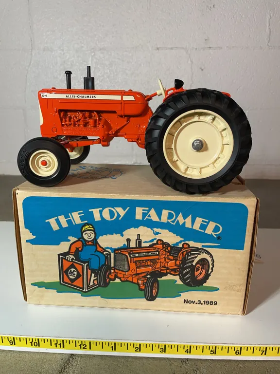 ERTL Allis Chalmers Tractor
