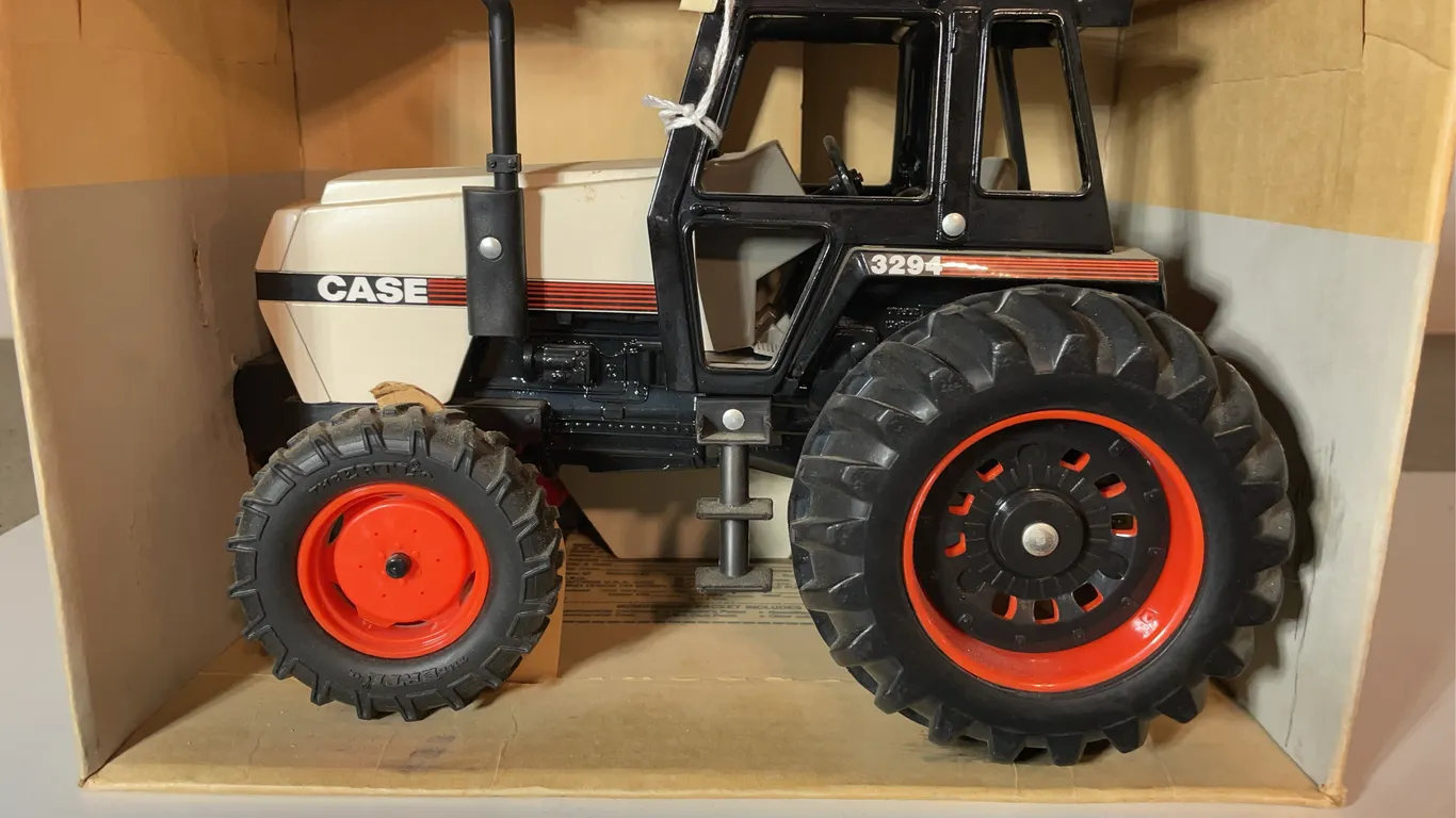 ERTL CASE Tractor