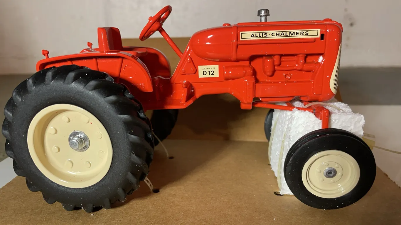 ERTL Allis Chalmers Tractor