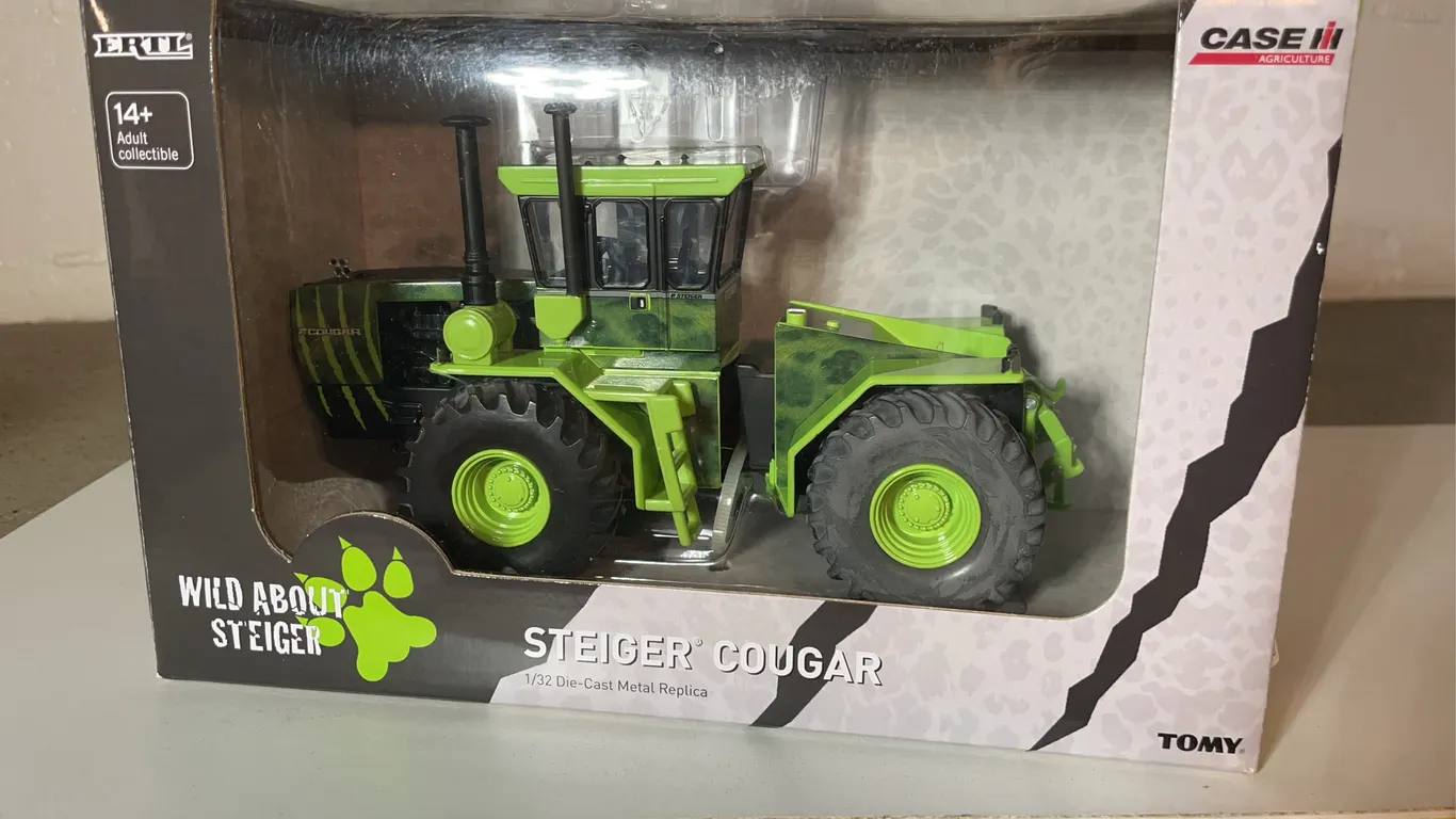 ERTL Steiger Cougar Tractor