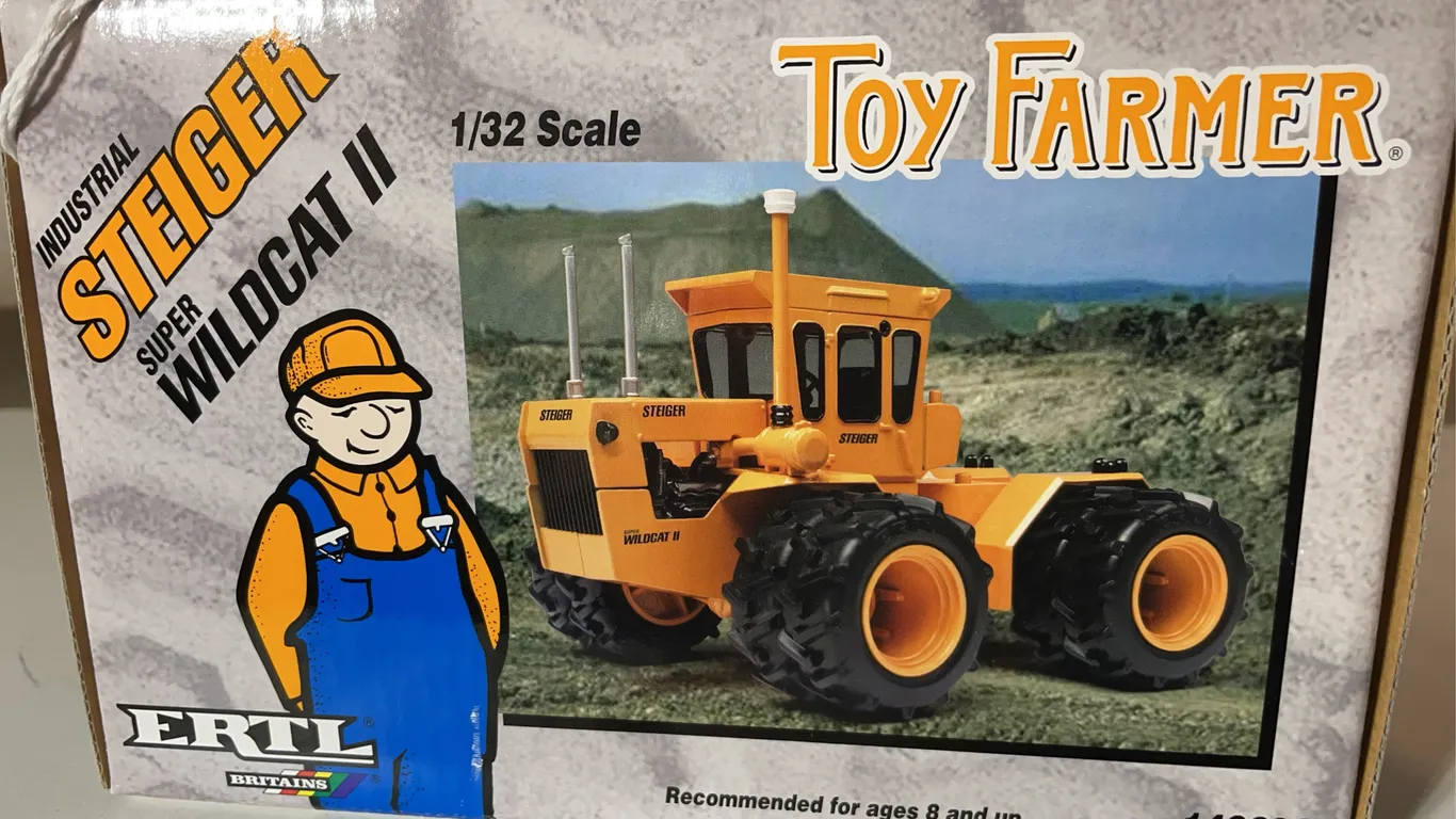 ERTL STEIGER Tractor