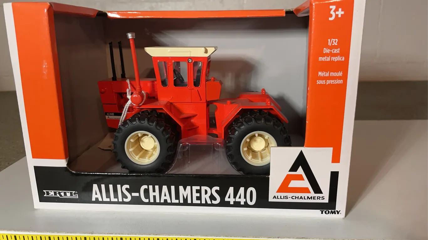 ERTL Allis Chalmers Tractor