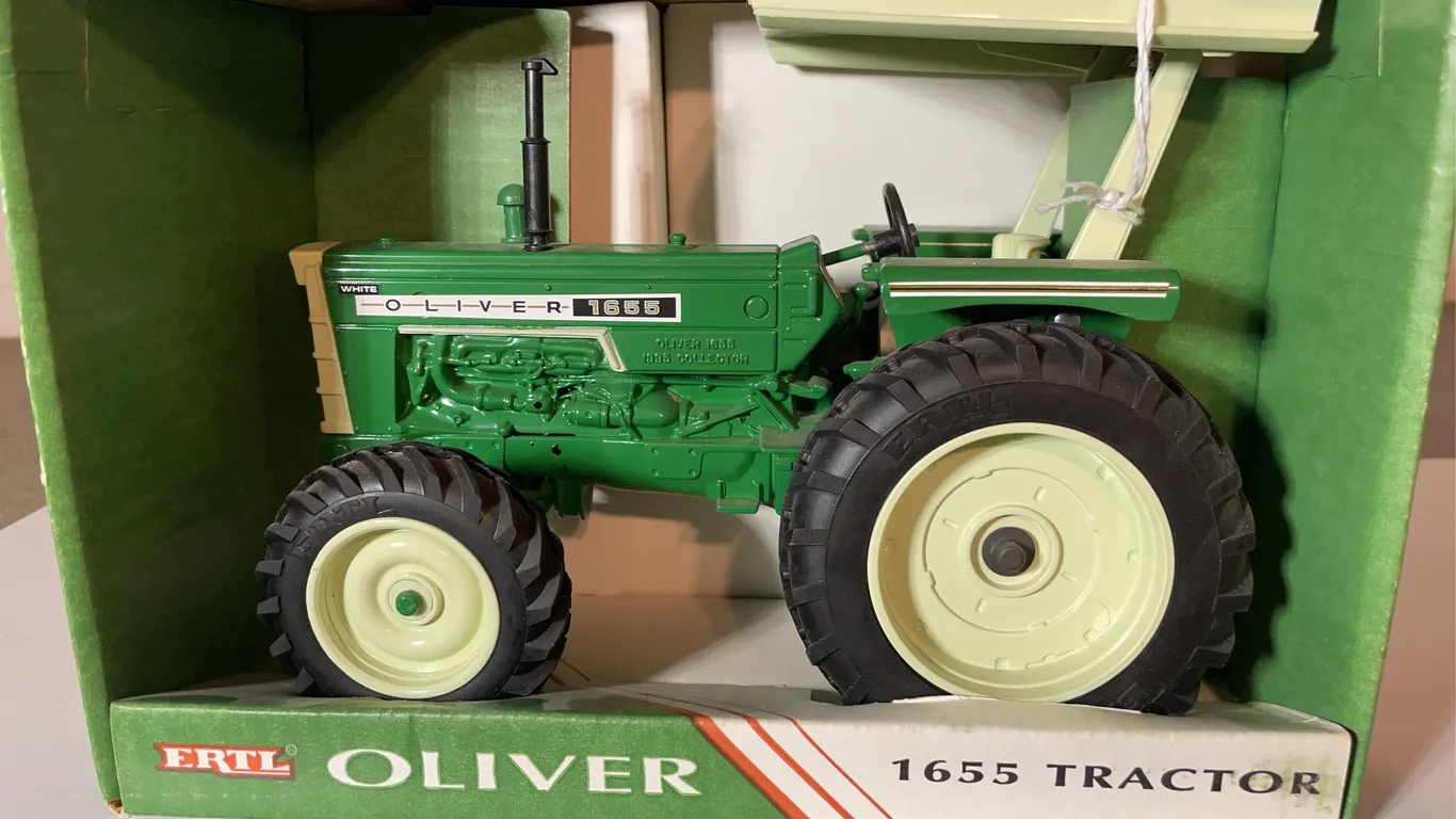 ERTL OLIVER tractor