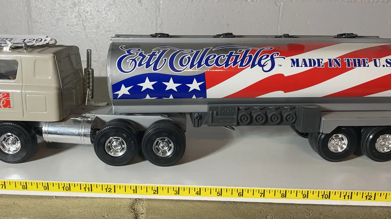 ERTL Tanker Truck