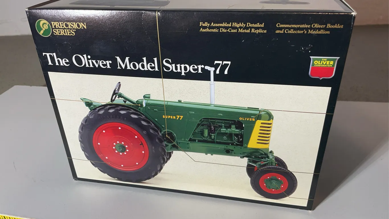 ERTL Oliver "Precision" Tractor