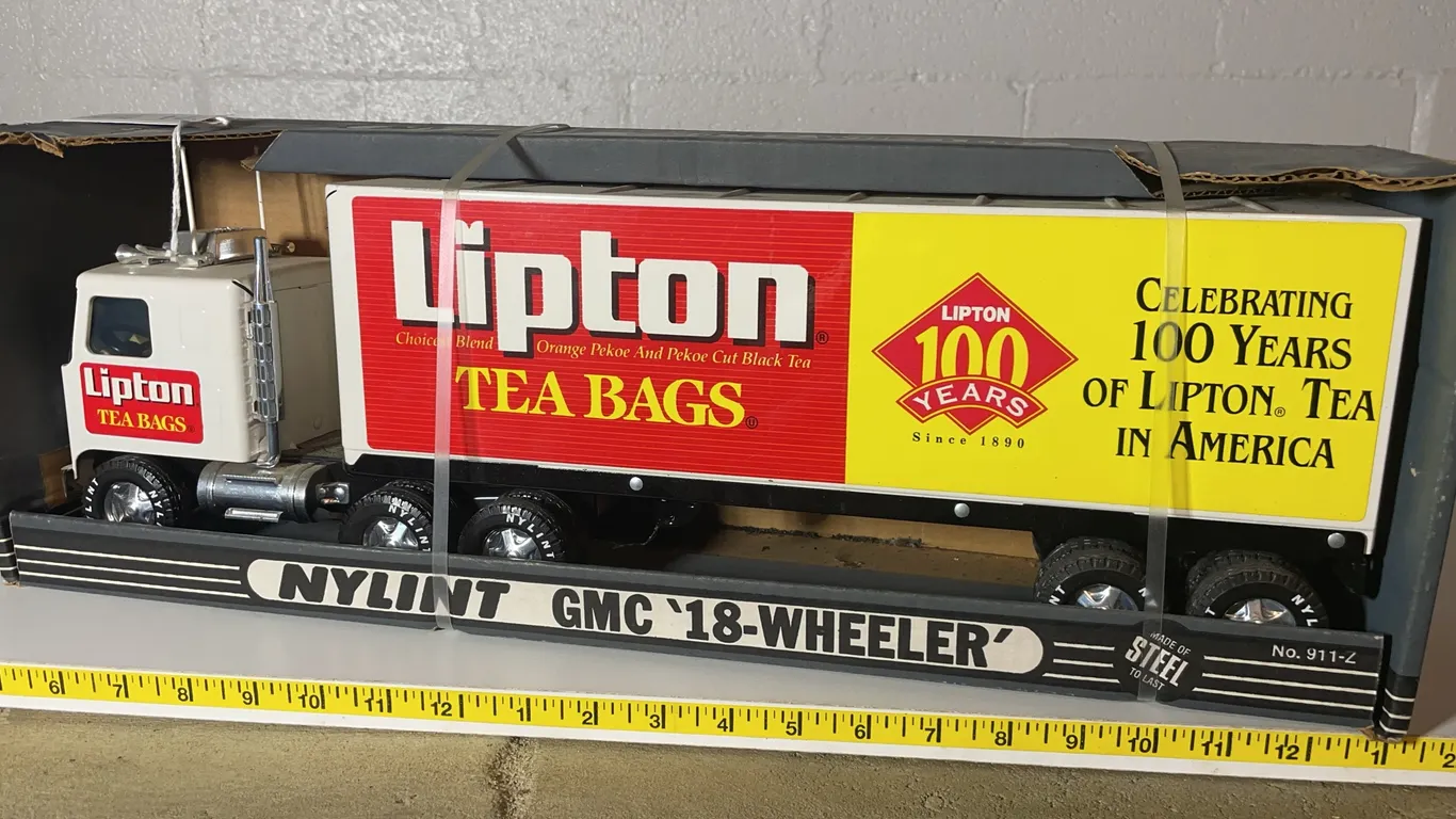 Nylint Truck