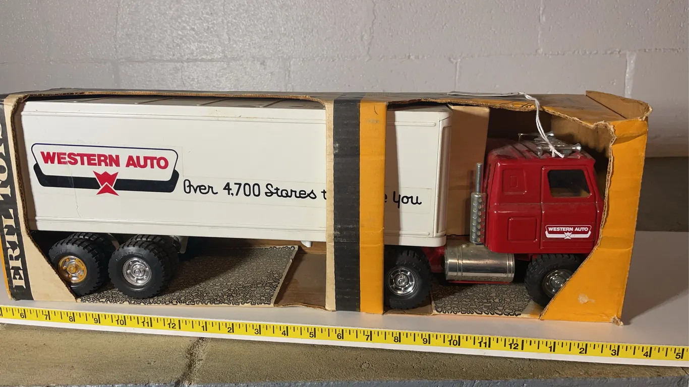Ertl Western Auto Truck