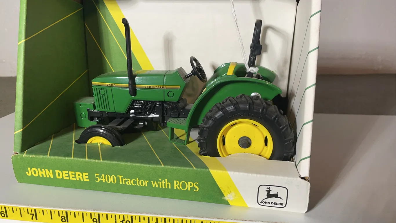 ERTL John Deere Tractor