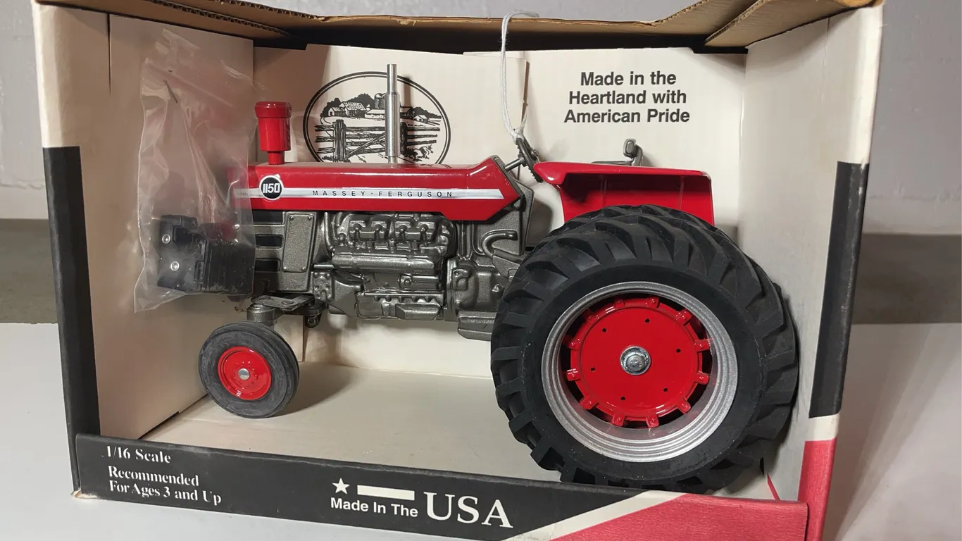 ERTL Massey Ferguson Tractor