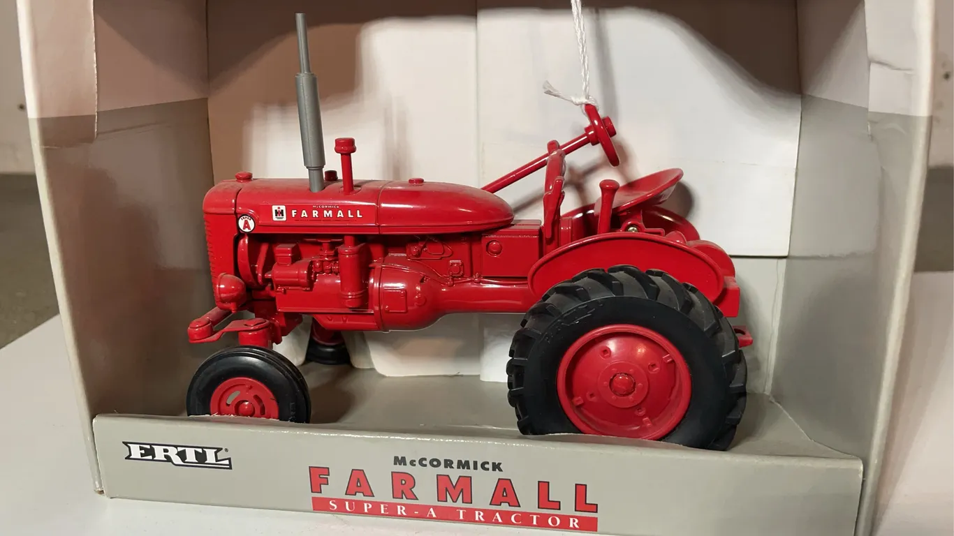 ERTL FARMALL “A” Tractor