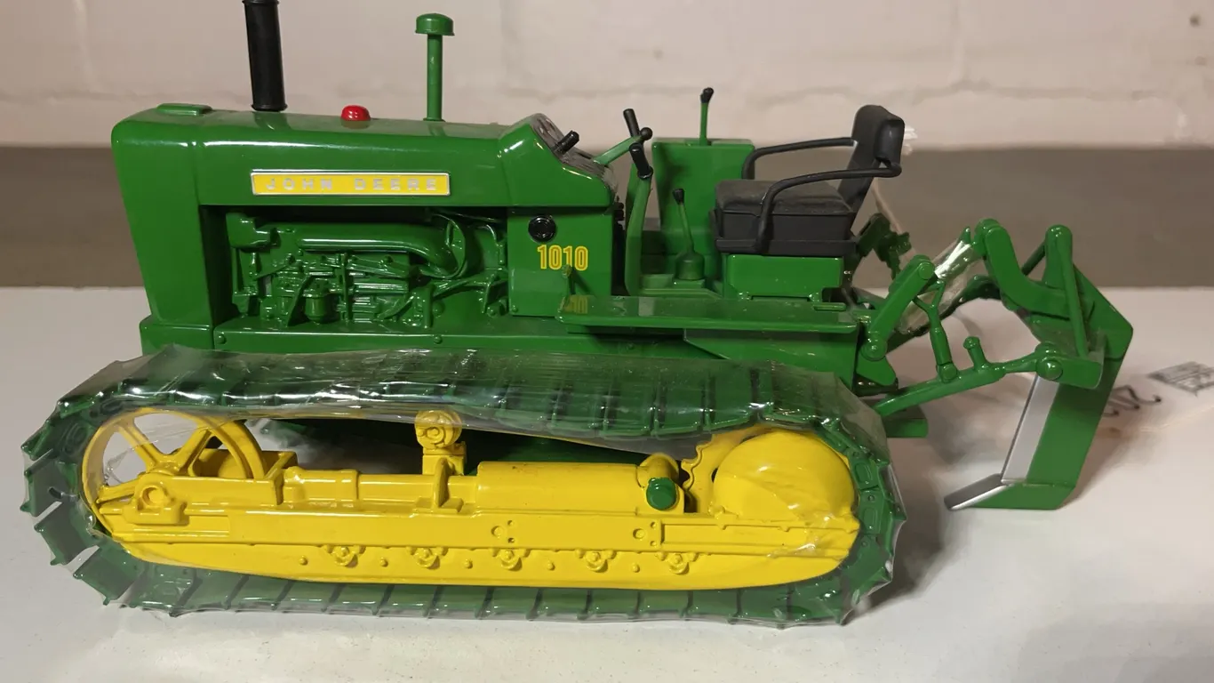 ERTL John Deere Dozer