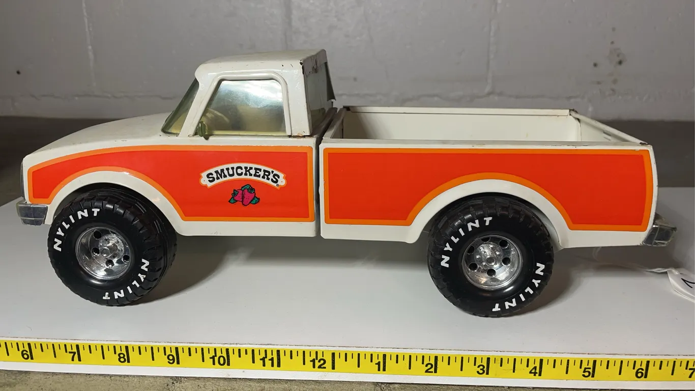 NYLINT SMUCKERS Truck
