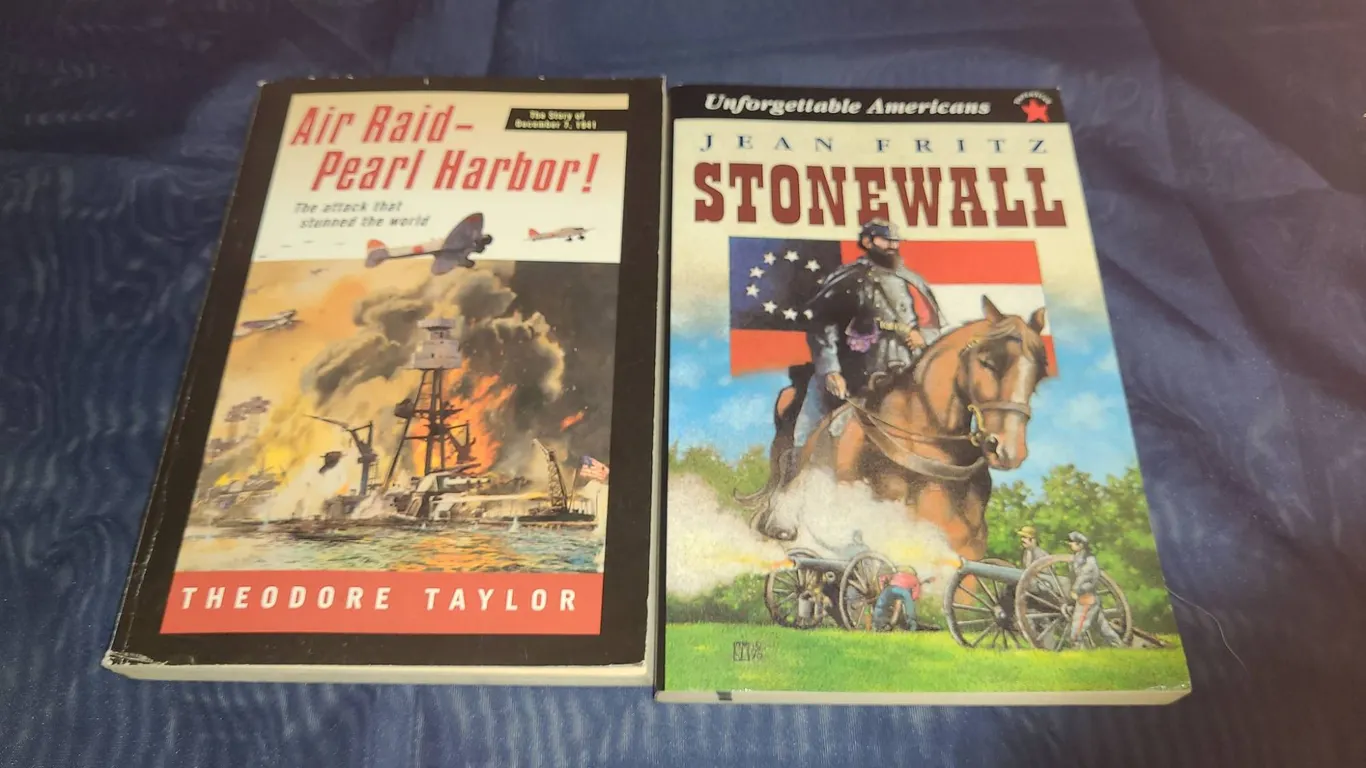 Air Raid—Pearl Harbor! and Stonewall Paperback Book Lot