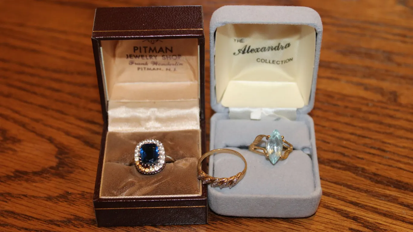 10K Gold & Gemstone Rings